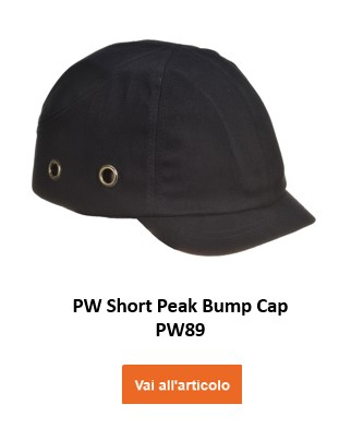 Un berretto antiurto nero con visiera corta e fori di ventilazione sui lati, etichettato "PW bump cap with a short peak PW89". Un pulsante arancione denominato "Vai all'articolo" è posizionato nella parte inferiore dell'immagine e conduce alla pagina dell'articolo.